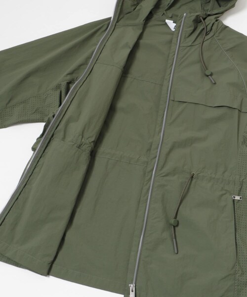 THE GOODLAND MARKET（ザグッドランドマーケット）の「AIGLE　撥水 UVカット ライトウェイトフーデッドジャケット（テーラードジャケット・レディース・D.LILAS/BEETLE・M/L）」の14枚目の写真