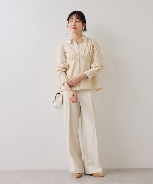 VIS(ビス)の「無地&ストライプダブルカラーウエスト切り替えシャツ(シャツ/ブラウス・レディース・ホワイト/ベージュ/サックス・F)」の8枚目の写真