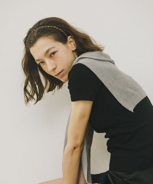 URBAN RESEARCH(アーバンリサーチ)の「decor『デコール』 TWIST HEADBAND(カチューシャ・レディース・BLACK/MOCHA・-)」の9枚目の写真