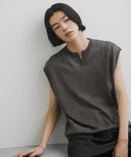 URBAN RESEARCH DOORS(アーバンリサーチドアーズ)の「Ramie High Gauge KnitVest(ベスト・メンズ・BROWN/CHARCOAL・M/L)」の5枚目の写真