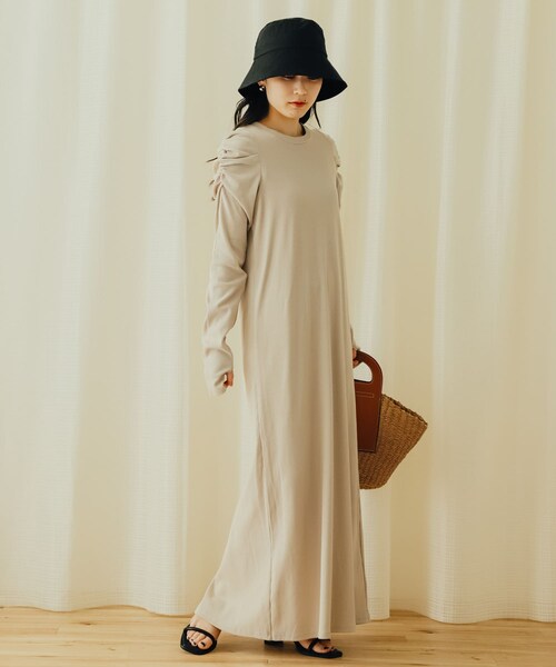 SENSE OF PLACE by URBAN RESEARCH（センスオブプレイスバイアーバンリサーチ）の「ボリュームスリーブアイラインカットワンピース（ワンピース・レディース・GREIGE/LILAC/BLACK・one/COMPACT）」の19枚目の写真