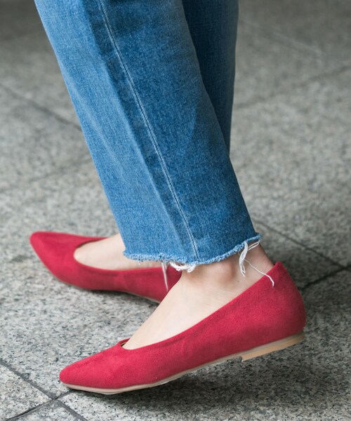 URBAN RESEARCH Sonny Label（アーバンリサーチサニーレーベル）の「コンフォートポインテッドフラットパンプス∴（パンプス・レディース・レッド/ブラック/ネイビー・23/23.5/24/24.5）」の4枚目の写真