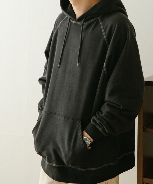 ITEMS URBANRESEARCH（アイテムズ アーバンリサーチ）の「SCREEN STARS　日焼け加工 カラースウェットパーカー（パーカー・メンズ・BLU/NTL/ORG/BLK・M/L）」の17枚目の写真