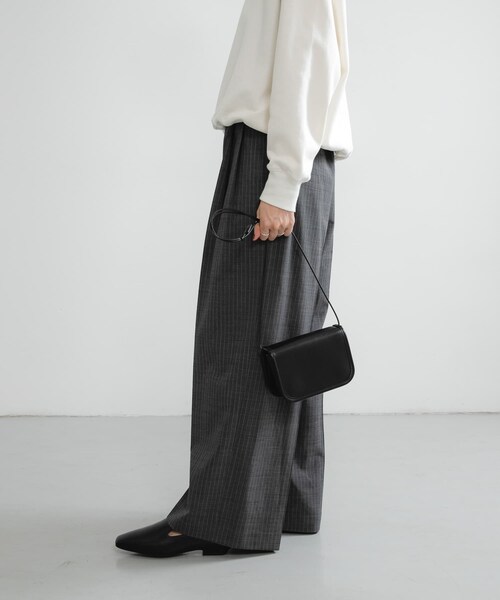 URBAN RESEARCH（アーバンリサーチ）の「ウールブレンドワイドストレートパンツ（その他パンツ・レディース・GRY STRIPE/BLACK・36/38/40）」の17枚目の写真