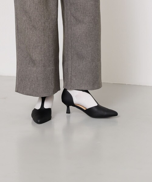 SENSE OF PLACE by URBAN RESEARCH(センスオブプレイスバイアーバンリサーチ)の「Tストラップパンプス(パンプス・レディース・BLACK/IVORY/SILVER・S/M/L)」の21枚目の写真