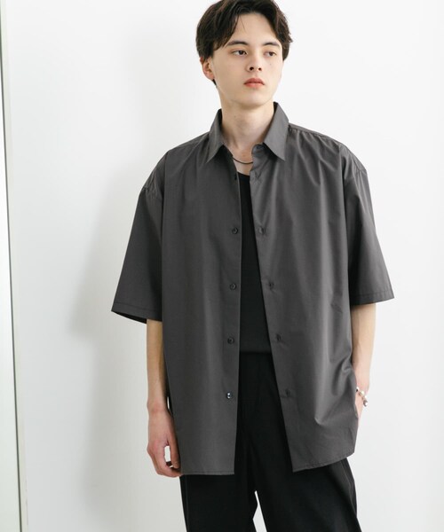 SENSE OF PLACE by URBAN RESEARCH(センスオブプレイスバイアーバンリサーチ)の「『ユニセックス』リラックスフィットレギュラーカラーショートスリーブシャツ(シャツ/ブラウス・メンズ・BLUE/WHITE/CHARCOAL/L.PINK・M/L)」の19枚目の写真