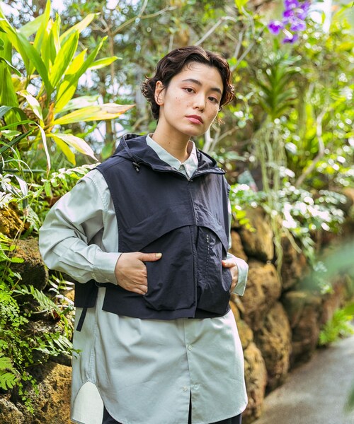 EKAL（エカル）の「『URTECH』ナイロンタッサー ベスト（ベスト・レディース・グラファイト/ネイビー・One）」の18枚目の写真