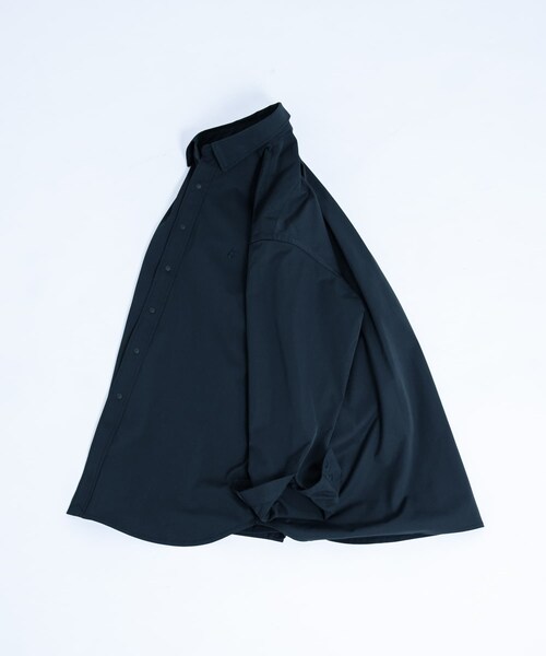 EKAL(エカル)の「SOLOTEXツイルレギュラーカラーシャツ(シャツ/ブラウス・メンズ・ネイビー/ブラック・M/L)」の3枚目の写真