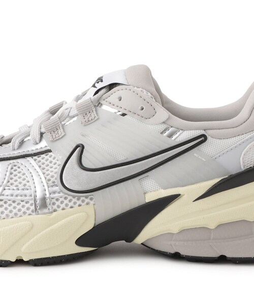 VIS（ビス）の「NIKE V2K RUN（スニーカー・レディース・ホワイト系・23.5/24.0/24.5）」の14枚目の写真