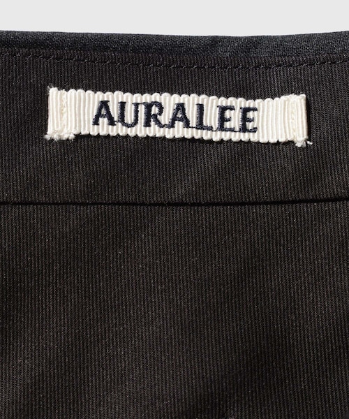 ADAM ET ROPE'(アダムエロペ)の「【AURALEE/オーラリー】ULTRA FINE TROPICAL WOOL TWO-TUCK SLACKS(スラックス・メンズ・チャコール/カーキ・3/4/5)」の13枚目の写真