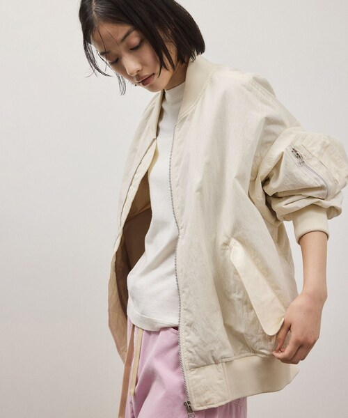 ADAM ET ROPE'（アダムエロペ）の「【PROVOKE for ADAM ET ROPE' 】別注 MA-1（MA-1・レディース・オフホワイト/ベージュ/ベージュ系/ネイビー・F）」の12枚目の写真