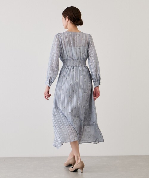 Jayro（ジャイロ）の「ピンタックプリーツ長袖ワンピース（ワンピース・レディース・ライトグレー/ホワイト系/ダークブラウン系/ネイビー/ネイビー系/ブルー/ピンク/ワイン・M）」の21枚目の写真