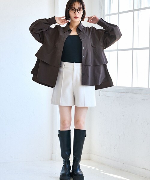 VIS(ビス)の「裾ティアードオーバーシャツ/UVケア・イージーケア(シャツ/ブラウス・レディース・ホワイト/ダークブラウン/ライトグリーン/サックス・F)」の10枚目の写真