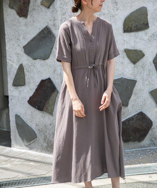 ITEMS URBANRESEARCH（アイテムズ アーバンリサーチ）の「ドライコットンタックワンピース（ワンピース・レディース・MOC/RED/BLK・FREE）」の14枚目の写真