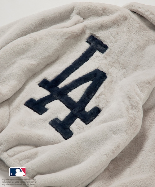 ROPE'(ロペ)の「【MLB COLLECTION BY JUN】フェイクファーブルゾン(その他アウター・レディース・ホワイト/ダークブラウン/ネイビー/グレー・F)」の18枚目の写真