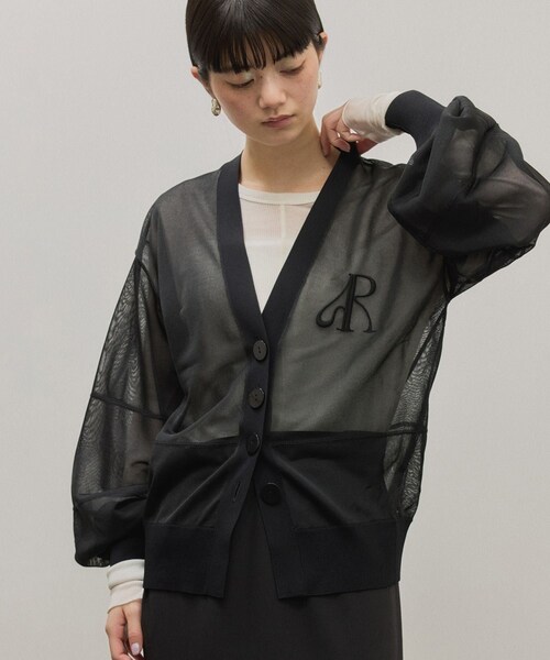 ADAM ET ROPE'(アダムエロペ)の「【サステナブル】シアーロゴカーディガン(カーディガン/ボレロ・レディース・ブラック/ホワイト/ブルー系・F)」の17枚目の写真