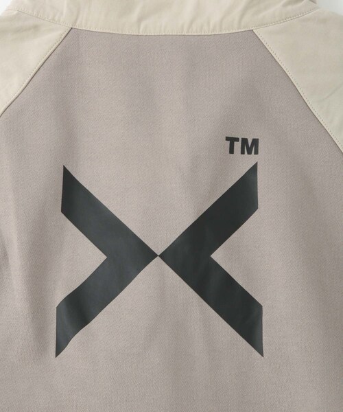 ADAM ET ROPE'（アダムエロペ）の「【X-PARIS/エックスパリ】BI-MATERIAL MILITARY SWEATSHIRT（スウェット・メンズ・ブラック/ライトグレー・M/S）」の16枚目の写真