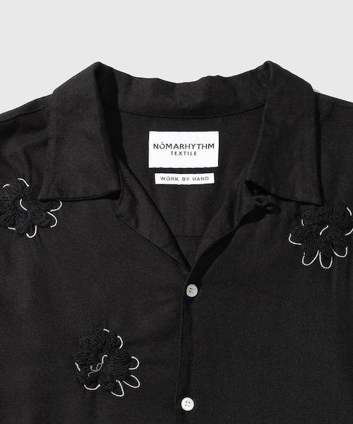 ADAM ET ROPE'(アダムエロペ)の「【NOMARHYTHM TEXTILE for ADAM ET ROPE'】EX Flower Embroidery SS Shirt(シャツ/ブラウス・メンズ・ブラック/キナリ・3/4)」の19枚目の写真