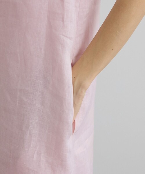 ADAM ET ROPE'(アダムエロペ)の「リネンドロストノースリーブワンピース / GENTLE LINEN(ワンピース・レディース・ブラック/グレー/ピンク・F)」の22枚目の写真