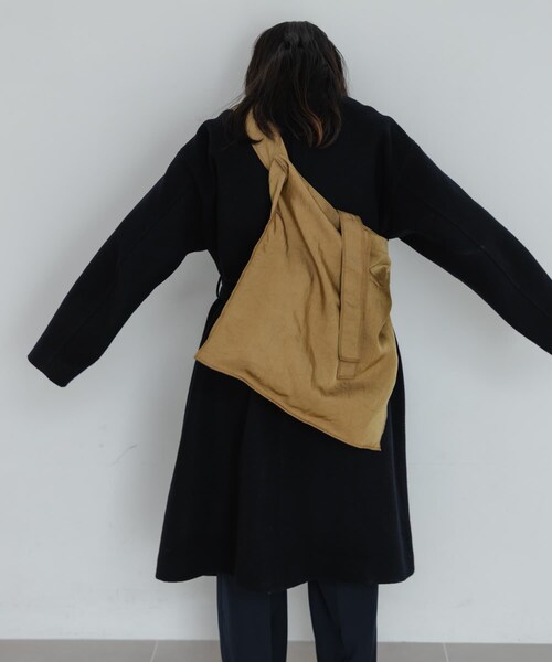 URBAN RESEARCH（アーバンリサーチ）の「『一部別注カラー』ITTI　MARY INSIDE OUT TOTE- L（トートバッグ・レディース・BLACK/RED/別注CURRY・-）」の16枚目の写真