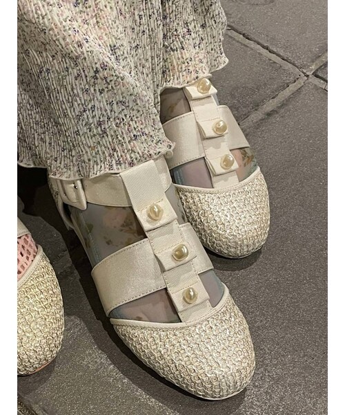 merry jenny（メリージェニー）の「箔グログランベルトシューズ（サンダル・レディース・オフホワイト/ブラウン/ベージュ・M/L）」の2枚目の写真