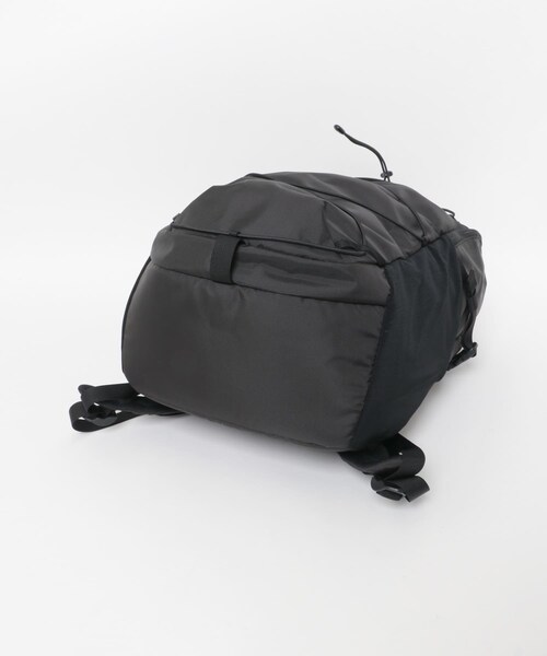 URBAN RESEARCH DOORS（アーバンリサーチドアーズ）の「patagonia　Refugio Day Pack 30L（バックパック/リュック・メンズ・NGRY/SPWI/BLK・one）」の7枚目の写真
