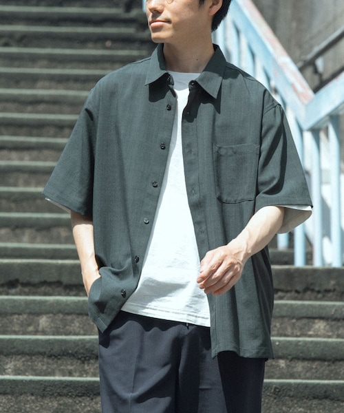 ITEMS URBANRESEARCH(アイテムズ アーバンリサーチ)の「『接触冷感/吸水速乾/イージーケア/UVカット』クイックドライリネンタッチ半袖シャツ(シャツ/ブラウス・メンズ・BLK/CHA/BEG/OLV・M/L)」の2枚目の写真