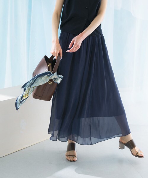 URBAN RESEARCH ROSSO（アーバンリサーチロッソ）の「グロッシーギャザーフレアスカート（スカート・レディース・PISTACHIO/ORANGE/NAVY・FREE）」の16枚目の写真