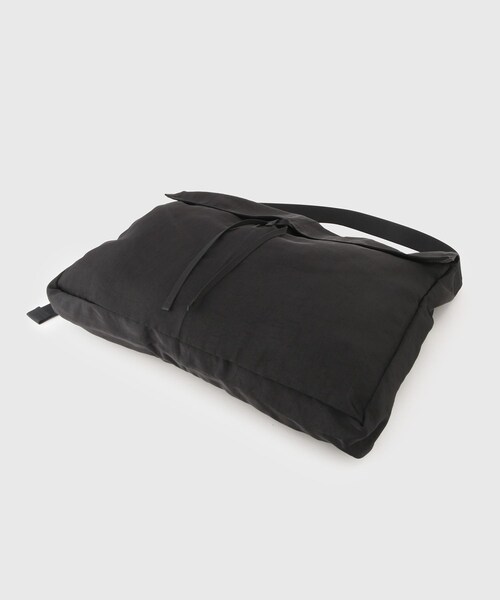 ADAM ET ROPE'（アダムエロペ）の「《別注》【NL/ニール】Jill（メッセンジャーバッグ・メンズ・ブラック・F）」の9枚目の写真