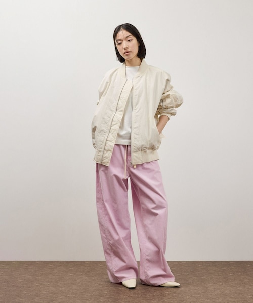 ADAM ET ROPE'（アダムエロペ）の「【PROVOKE for ADAM ET ROPE' 】別注 MA-1（MA-1・レディース・オフホワイト/ベージュ/ベージュ系/ネイビー・F）」の7枚目の写真