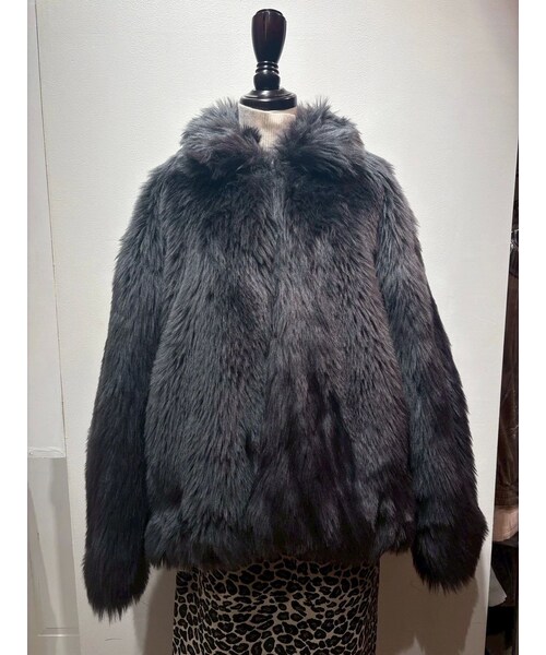 Ungrid（アングリッド）の「ボリュームデザインファーコート（その他アウター・レディース・チャコールグレー/ベージュ・F）」の2枚目の写真