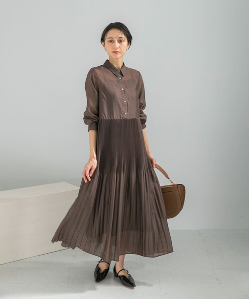 URBAN RESEARCH ROSSO（アーバンリサーチロッソ）の「プリーツロングシャツワンピース（ワンピース・レディース・BLUE/BROWN・Free）」の3枚目の写真