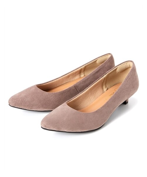 nissen（ニッセン）の「【ゆったり幅広】ポインテッドトゥローヒールパンプス（低反発中敷）（ワイズ４Ｅ）（パンプス・メンズ・黒(スムース)/キャメル(スムース)/アイボリー(スムース)/黒(スエード調)/グレー(スエード調)/アンティークシルバー/黒(エナメル調)/ピンクベージュ(エナメル調)/モカベージュ(スエード調)/ダスティーネイビー(スエード調)/グレージュ(スエード調)/ブルーグリーン(スエード調)/ダークブラウン(スエード調)/チェック柄/ブラウン(クロコ)/オーク(スムース)/ベージュ(クロコ)/ミント(スエード調)/ピンクベージュ(刺しゅう)/キャメル(メッシュ型押し)/【販売終了】ブラックチェック/オレンジブラウン(スエード調)/パイソン柄/アプリコット(スエード調)/ホワイト(型押し)/ブルーパープル(スエード調)/カーキ(スエード調)/ブラックチェック/オレンジキャメル(メッシュ型押し)/ブロンズ・23.0cm/4E/23.5cm/4E/24.0cm/4E/24.5cm/4E/25.0cm/4E/25.5cm/4E/26.0cm/4E/26.5cm/4E/27.0cm/4E）」の18枚目の写真