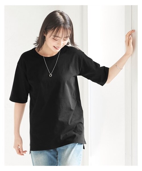 nissen（ニッセン）の「綿１００％汗染みしにくいクルーネック５分袖Ｔシャツ＜大きいサイズ有＞（Tシャツ/カットソー・レディース・黒/ネイビー/オフホワイト/グレイッシュモカ/モスカーキ/ロイヤルグリーン/バーガンディ/【不要】未定8/アプリコット/グレイッシュブルー/ラズベリー/サニーイエロー/ダークグリーン・L/LL/3L/4L/5L/6L/8L/10L/S/M）」の9枚目の写真