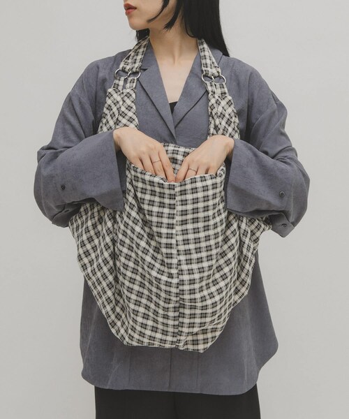 KBF(ケイビーエフ)の「2WAYビッグイージBAG(トートバッグ・レディース・IVORY/GREEN/IVORY2・One/one)」の4枚目の写真