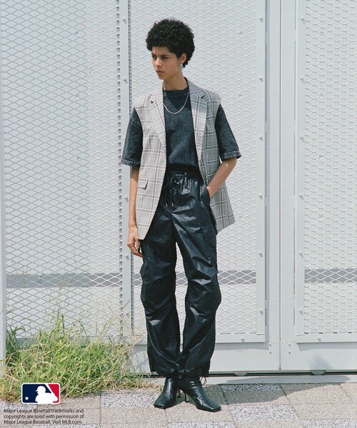 ROPE'(ロペ)の「【MLB COLLECTION BY JUN】ナイロンパラシュートパンツ(カーゴパンツ・レディース・ブラック/ホワイト/ピンク・F)」の12枚目の写真