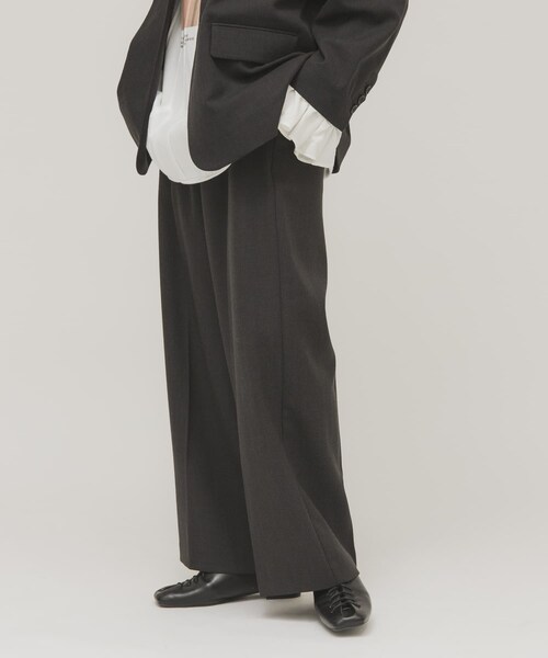 KBF（ケイビーエフ）の「ワンタックミニマルパンツ（その他パンツ・レディース・MOSS GRAY/CHARCOAL・36/38）」の6枚目の写真