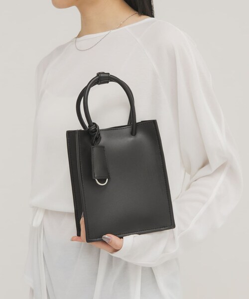 KBF（ケイビーエフ）の「チャーム付きスクエアミニBAG（ハンドバッグ・レディース・OFF/BLACK・One）」の15枚目の写真