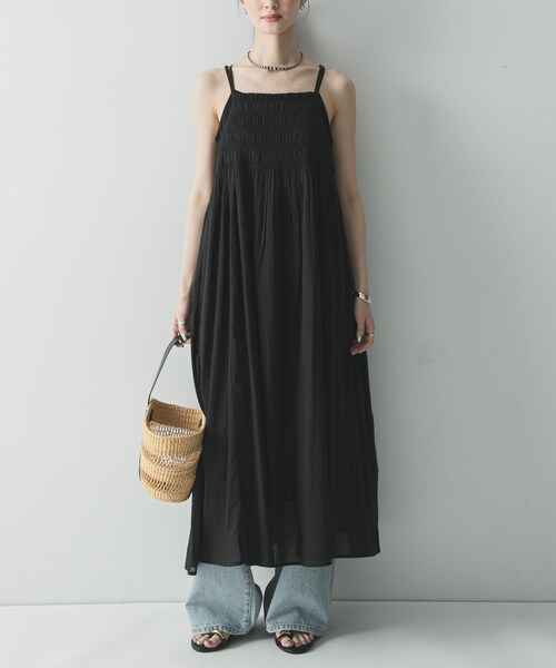 URBAN RESEARCH(アーバンリサーチ)の「コットンギャザーキャミワンピース(ワンピース・レディース・BLACK/BROWN/RED・Free)」の5枚目の写真
