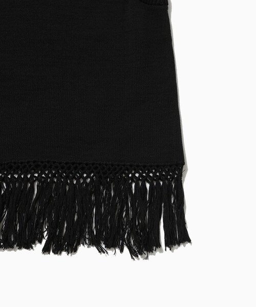 ADAM ET ROPE'(アダムエロペ)の「【REVERBERATE/リバーバレイト】FRINGE KNIT(ベスト・メンズ・ブラック/グレー・2)」の6枚目の写真