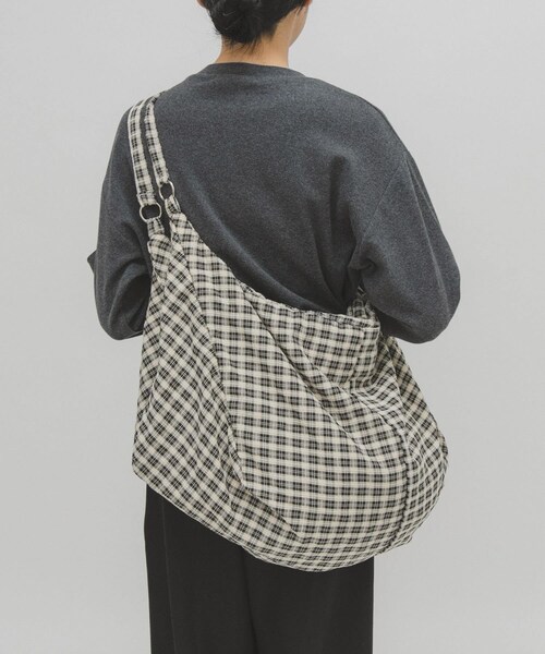 KBF(ケイビーエフ)の「2WAYビッグイージBAG(トートバッグ・レディース・IVORY/GREEN/IVORY2・One/one)」の16枚目の写真