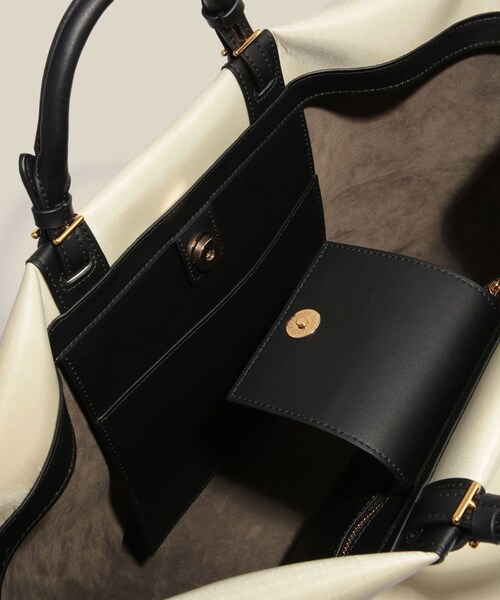 ROPE'（ロペ）の「【E'POR】【A4/PC対応・撥水加工・軽量】BOAT BAG Large（トートバッグ・レディース・ブラック/キナリ・F）」の17枚目の写真