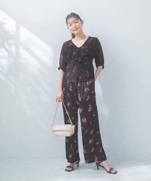 URBAN RESEARCH ROSSO（アーバンリサーチロッソ）の「ダークプリントフリルブラウス（シャツ/ブラウス・レディース・BROWN/BLACK・Free）」の5枚目の写真