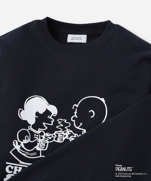 Saturdays NYC(サタデーズ ニューヨークシティ )の「PEANUTS xSaturdays NYC Cafetime Crew Sweatshirt(スウェット・レディース・ネイビー・L/M/XL)」の7枚目の写真