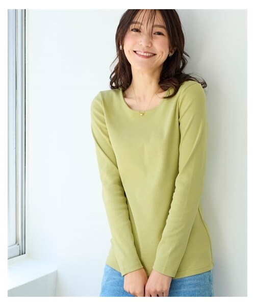 nissen（ニッセン）の「綿１００％フライス素材クルーネック長袖Ｔシャツ（UVカット）＜大きいサイズ有＞（Tシャツ/カットソー・レディース・黒/オフホワイト/グレージュ/杢チャコールグレー/ネイビー/ライムグリーン/トープ/ディープグリーン/クラウドピンク/パープル・L/LL/3L/4L/5L/6L/8L/10L/S/M）」の5枚目の写真