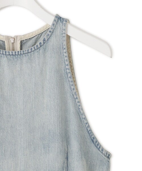 ADAM ET ROPE'（アダムエロペ）の「【AURALEE（オーラリー）】FADED SELVEDGE LIGHT DENIM DRESS（ドレス・レディース・ブルー・1）」の5枚目の写真
