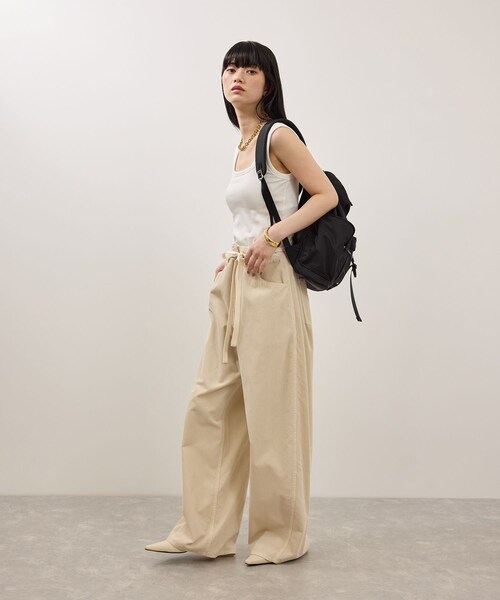 ADAM ET ROPE'(アダムエロペ)の「【WEB限定】撥水アウトポケットリュック(バックパック/リュック・レディース・ブラック/ブラウン系・F)」の7枚目の写真