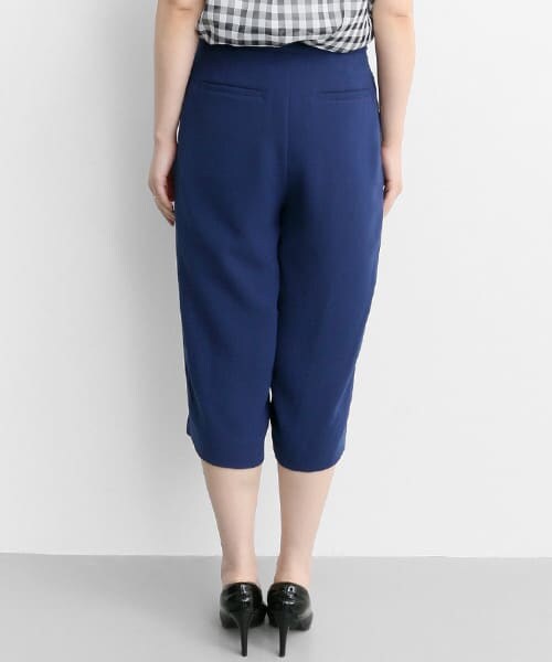 URBAN RESEARCH ROSSO（アーバンリサーチロッソ）の「タッククロップドパンツ（その他パンツ・レディース・BLUE/WHITE/BLACK・36/38）」の17枚目の写真