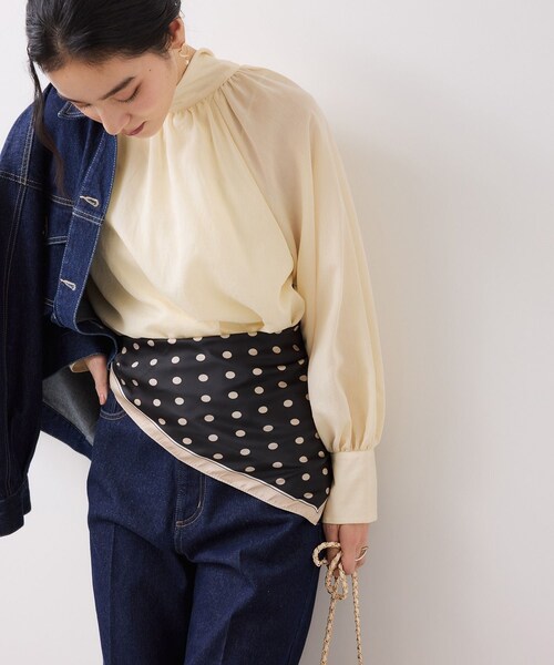 VIS(ビス)の「ドット柄スカーフ 70×70cm(バンダナ/スカーフ・レディース・ブラック系/ホワイト系・F)」の3枚目の写真