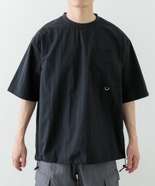 ITEMS URBANRESEARCH（アイテムズ アーバンリサーチ）の「『撥水/イージーケア/接触冷感/UVカット』タスランナイロンクルーネックドロストTシャツ（Tシャツ/カットソー・メンズ・BLK/CHA/NVY・M/L）」の20枚目の写真